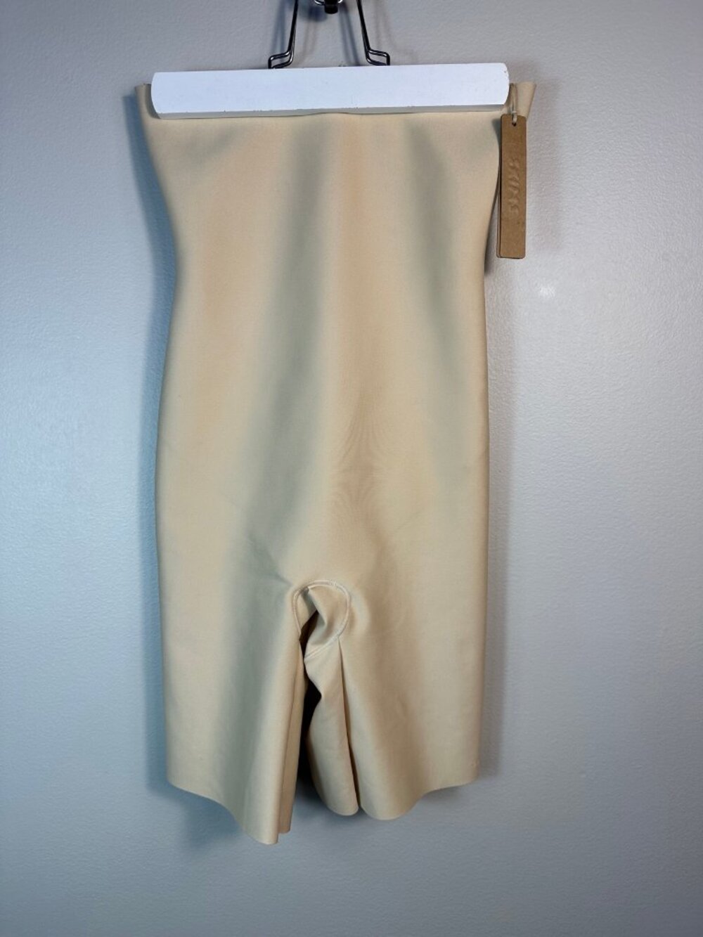 SKIMS Body CS High-Waisted Short Sand M NWT